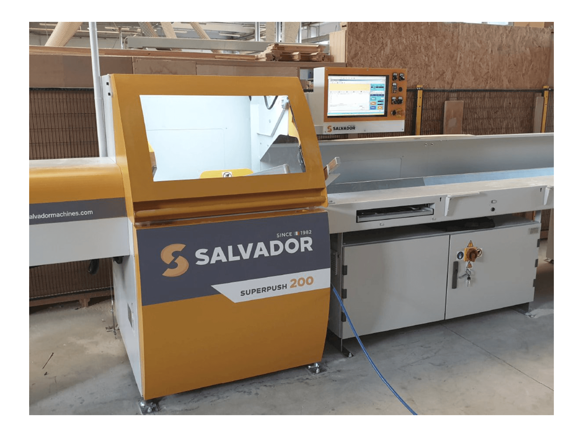Prikaz stroja SALVADOR Superpush 200 sprijeda